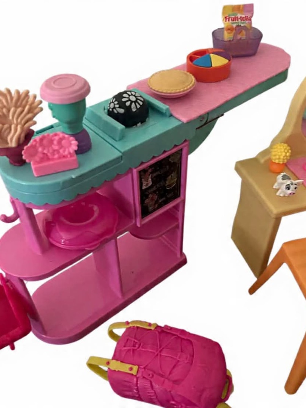 Barbie bedroom playset w accessories + sweets bar for kitchen or pool area - Picture 4 of 4
